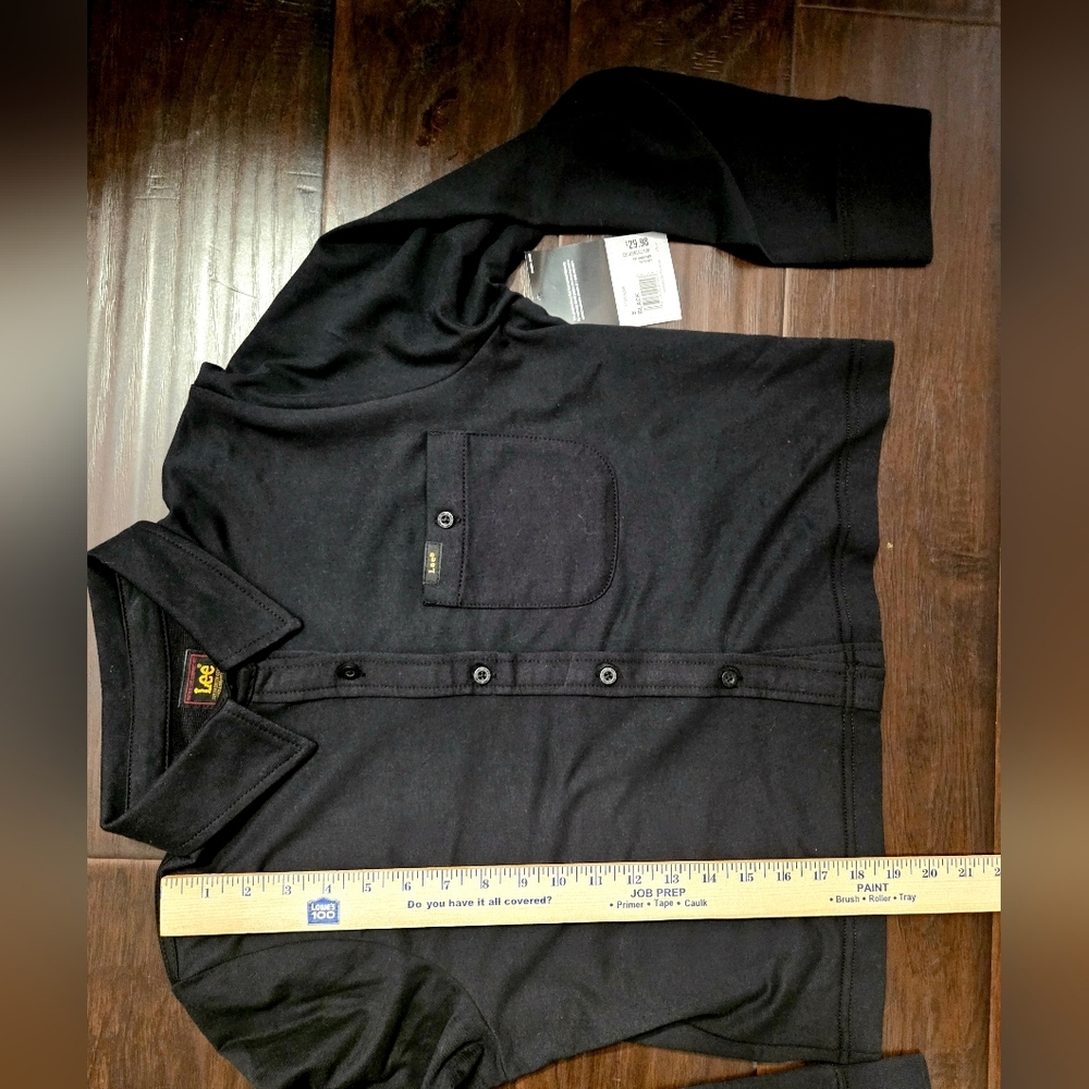 Lee Black Button-Front Pocket Crop Shirt - Picture 11 of 11